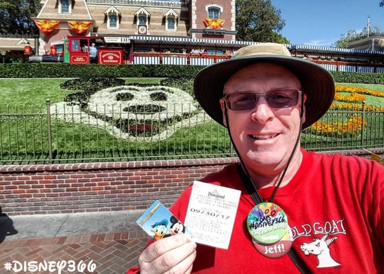 El coronavirus interrumpió el récord de Jeff Reitz, el hombre que visitó Disney casi 3,000 veces seguidas