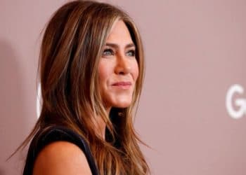 Jennifer Anniston sorprende a enfermera con coronavirus