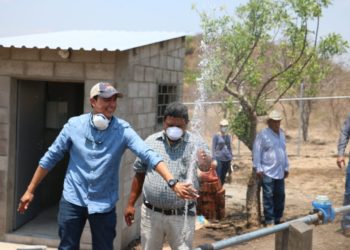 Alcaldía de San Miguel beneficia a 200 familias con proyecto de agua potable