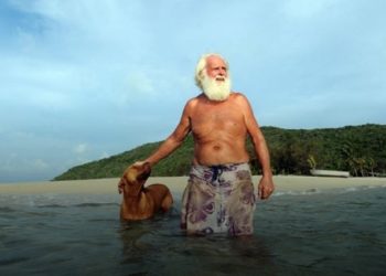 Un exmillonario que lleva más de 20 años en una isla desierta cuenta los secretos de la supervivencia