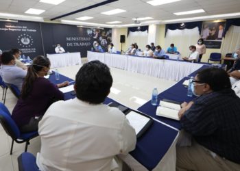 Ministerio de Trabajo verificará entrega de equipo de bio seguridad a personal de Salud