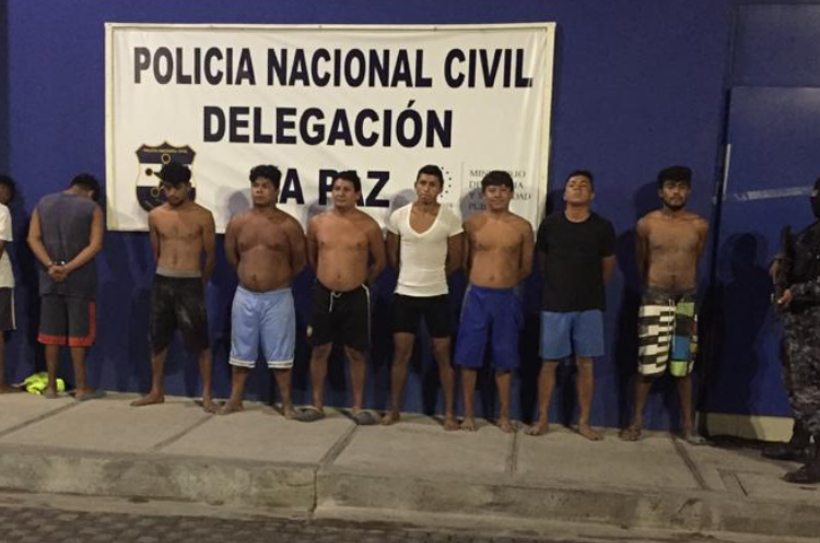 Capturan a pandilleros que supuestamente asesinaron a un soldado en La Paz