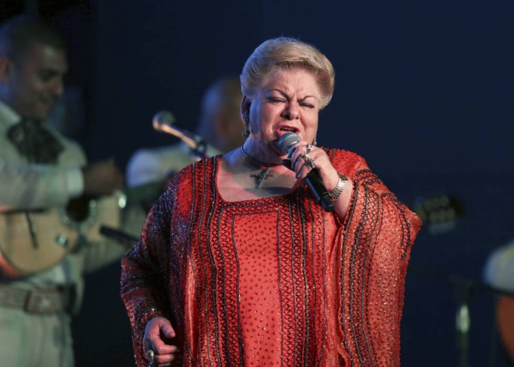 Paquita la del Barrio celebra 73 años de vida