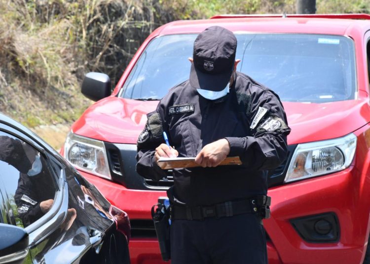 Retienen a más de 1,400 personas por violar cuarentena domiciliar