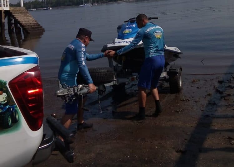 Agentes de turismo patrullan costa salvadoreña para que salvadoreños respeten cuarentena domiciliar