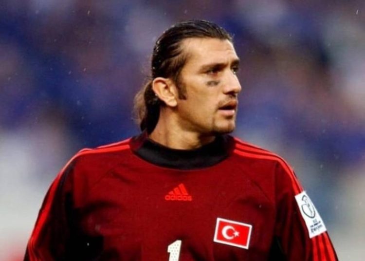 El exarquero del Barcelona Rustu Recber fue dado de alta tras padecer coronavirus