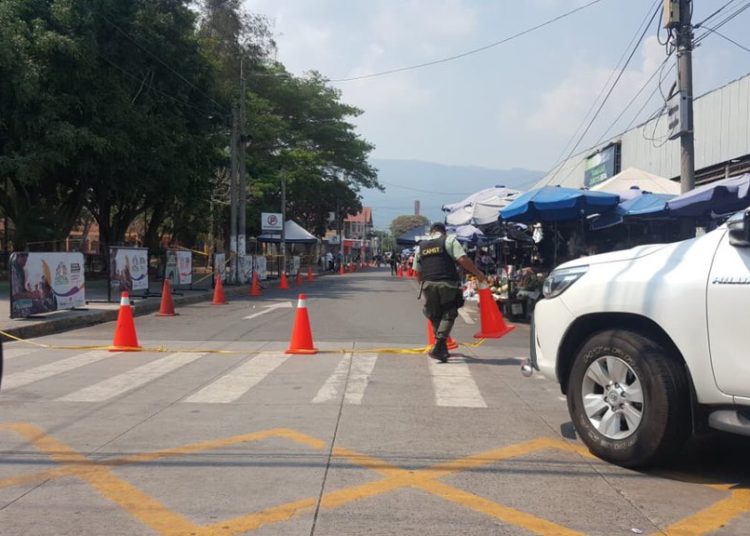 Santa Tecla reorienta el tráfico y reubica a los vendedores de mercados a partir de hoy