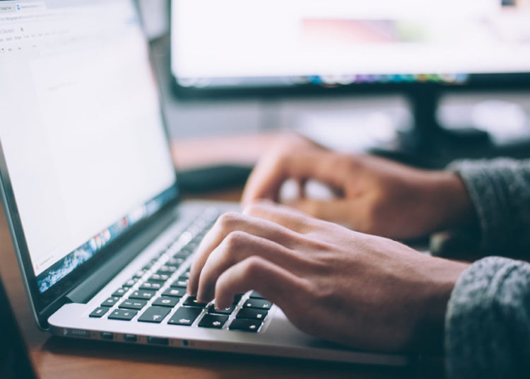 Cómo mejorar la velocidad del Internet mientras trabaja o estudia desde casa durante la cuarentena