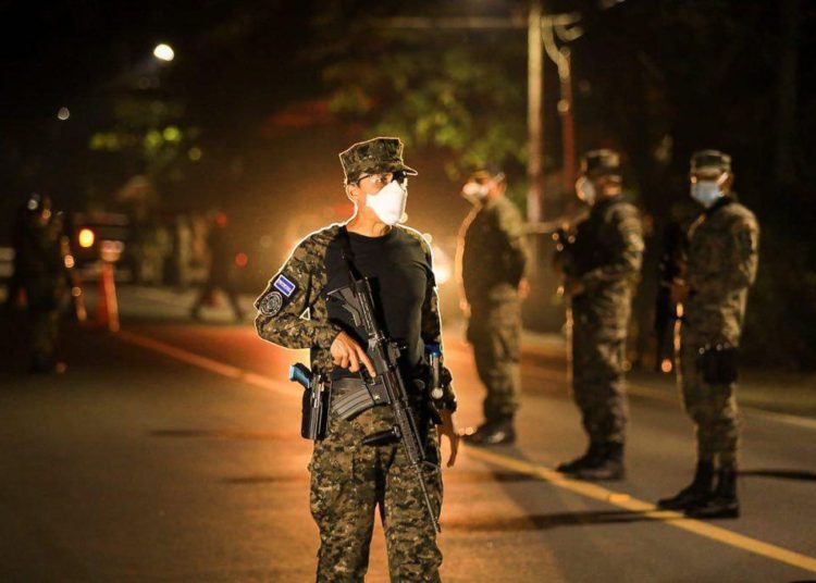 PNC y Fuerza Armada toman control del Puerto de La Libertad