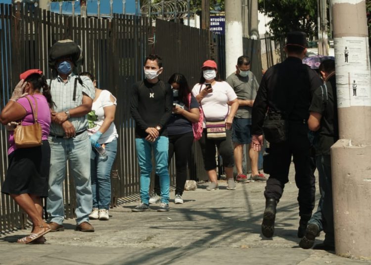 Bukele pedirá el cierre de bancos que limpiaron su mora con el dinero de la emergencia de las familias vulnerables