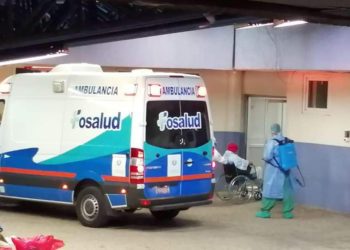 Trasladan pacientes con coronavirus al hospital del ISSS Amatepec de Soyapango
