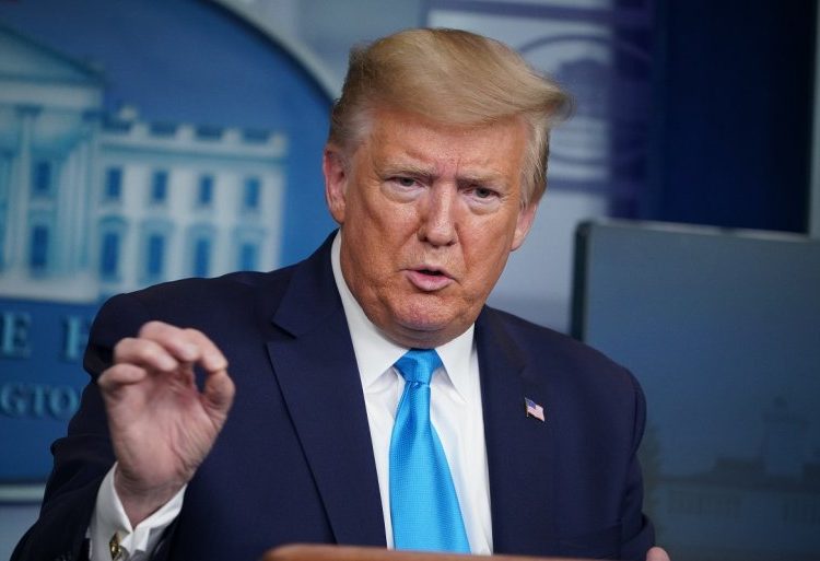 Trump amenazó con suspender la contribución financiera a la OMS y la acusa de «estar muy centrada en China»