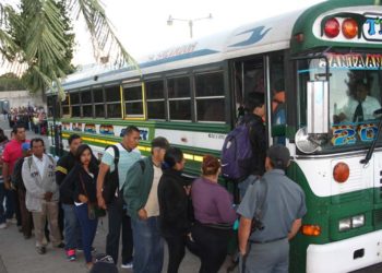 Servicio de ruta de autobuses 201 se normalizará este lunes