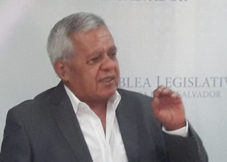 Diputado “Chato” Vargas avala el uso de la “fuerza letal” pero sin que se vuelva en “fuerza bruta”