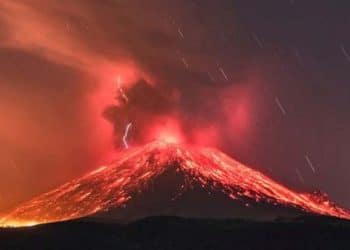 Volcán Popocatépetl registra tres nuevas erupciones en México