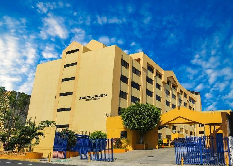 Ministerio de Hacienda avanza en proceso de devolución de la Renta