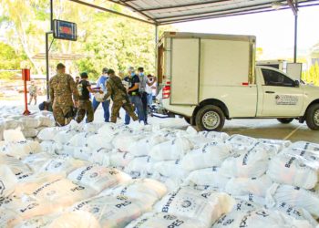 Gobierno inicia entrega de paquetes alimentarios a 1.7 millones de familias, y recuerda que la distribución será domiciliar