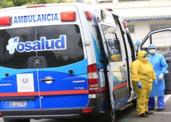 Familia se entera durante la vela que pariente fallecido era positivo de covid-19, en San Francisco Chinameca