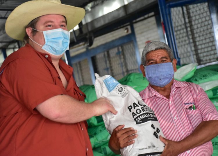 Gobierno reanudará este martes la entrega de paquetes agrícolas