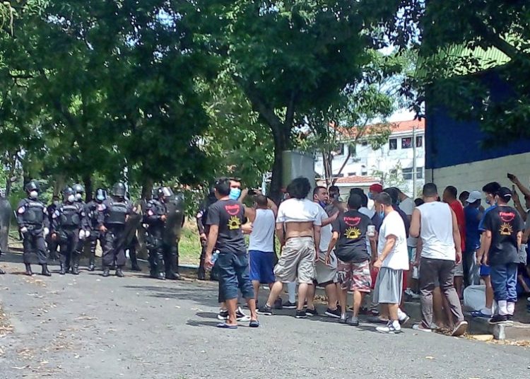 PNC detiene a personas que escaparon del centro de contención Adolfo Pineda; algunos llevan 40 días de confinamiento