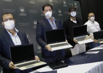 Grupo Financiero Atlántida entrega equipo tecnológico para hospital que se construye en CIFCO