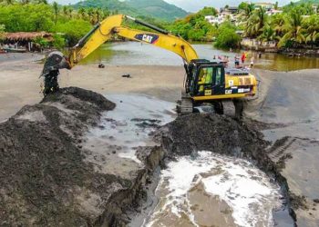 MOP realiza trabajos de mitigación por inundaciones en playa El Majahual, La Libertad