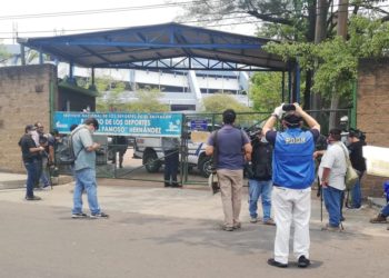 Albergados en el INDES exigen retornar a sus viviendas por permanecer más de 40 días en cuarentena