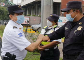 Director de la PNC asegura que más de 23 mil policías contienen en primera línea el covid-19