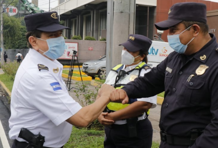 Director de la PNC asegura que más de 23 mil policías contienen en primera línea el covid-19
