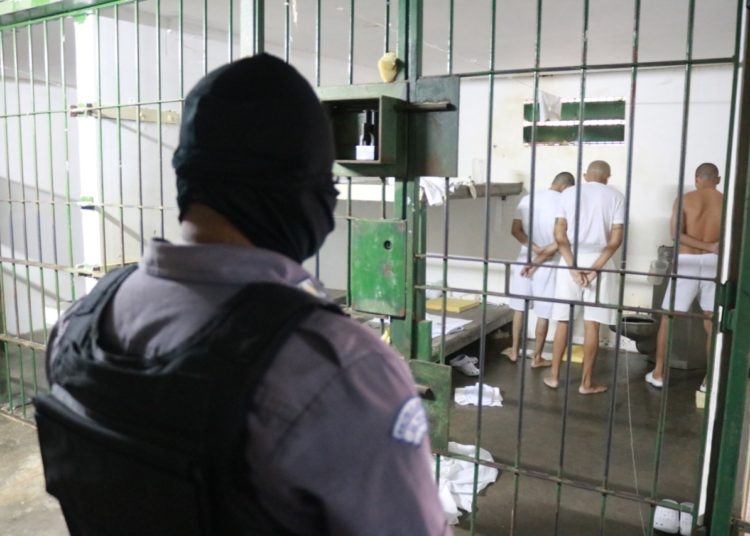 Salud confirma que 25 reos del penal de San Vicente padecen covid-19