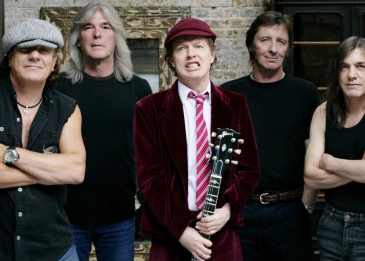 (VIDEO) Un programa de inteligencia artificial compone una canción basándose en los temas de AC/DC