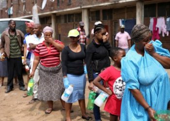 En África lideres políticos recomiendan licor e inhalar vapores para combatir al covid-19