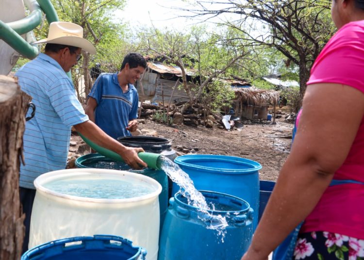 Alcaldía de San Miguel beneficia con agua potable a los habitantes del cantón El Progreso de San Miguel