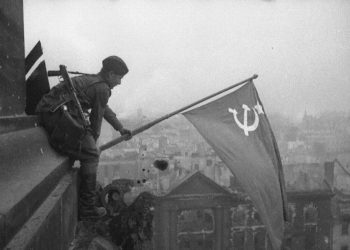 Facebook elimina publicaciones con imágenes de la Bandera de la Victoria sobre el Reichstag