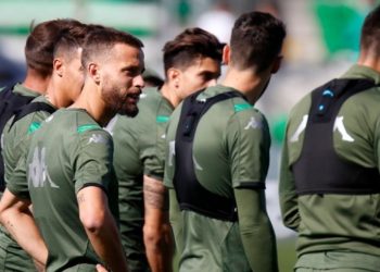 Tres futbolistas del Betis dan positivo por covid-19