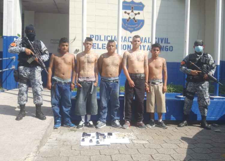 Detienen a cinco peligrosos pandilleros de la colonia La Campanera de Soyapango
