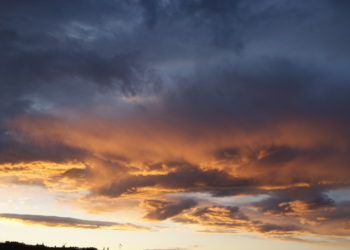 “Cielomotos” causan fenómeno de “trompetas en el cielo”