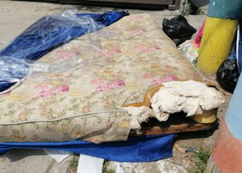 Alcalde de Ilopango regala camas viejas a damnificados por lluvia en colonia Santa Lucía