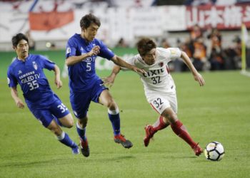 Los futbolista en Corea del Sur tendrán prohibido saludarse, abrazarse y hablar