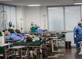 Un hospital chileno colapsa y los médicos deben elegir qué pacientes ocupan las camas