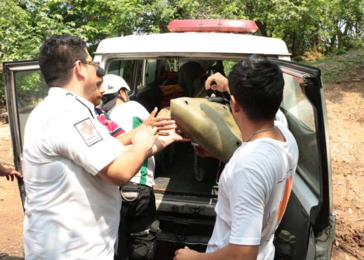 Encuentran cadáver flotando en río Acelhuate