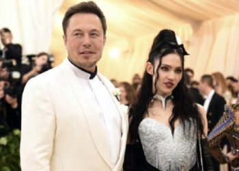 Elon Musk y Grimes cambian el extraño nombre de su hijo para poder registrarlo