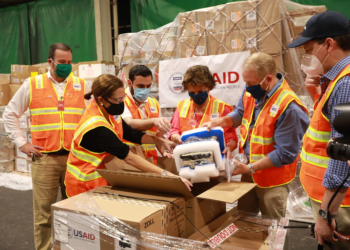 Estados Unidos dona 250 respiradores a El Salvador para atender pacientes con covid-19