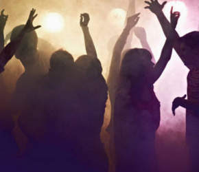 En EE.UU. organizan “fiestas covid-19” para contraer el virus para hacerse inmunes