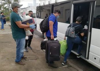 Regresan a El Salvador compatriotas que estaban varados en Guatemala, Belice y Honduras por emergencia de covid-19