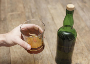 En la India lanzan un sitio web de fichas para comprar licor y colapsa en los primeros minutos