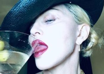 Madonna publica una foto que está al borde de la censura