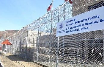 Muere un migrante salvadoreño por el coronavirus estando en custodia de ICE en Estados Unidos