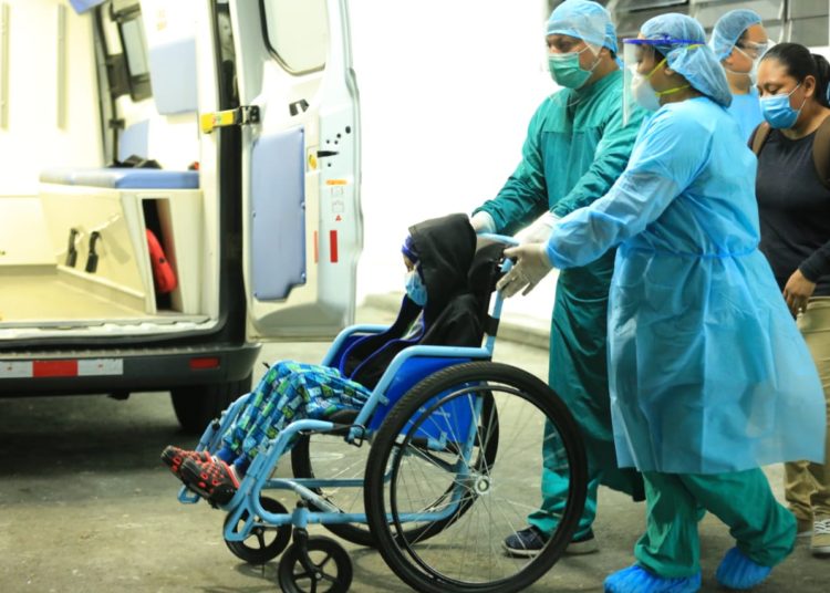 Niño con leucemia gana batalla al coronavirus en el Hospital Bejamín Bloom