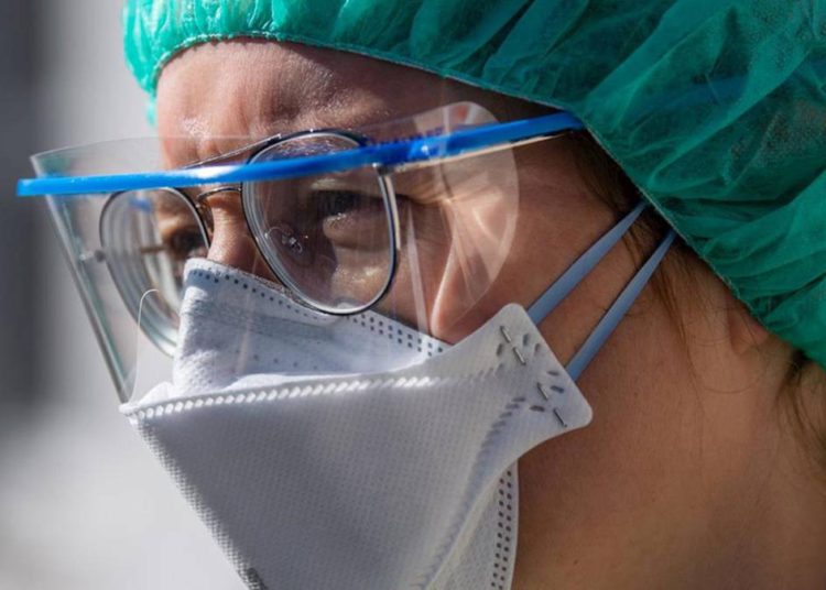 Científicos advierten que los ojos son una “ruta importante” de contagio para el coronavirus